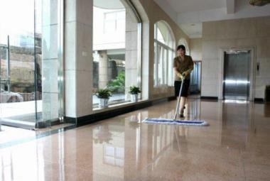 地面清洁与擦窗流程的保洁盲点